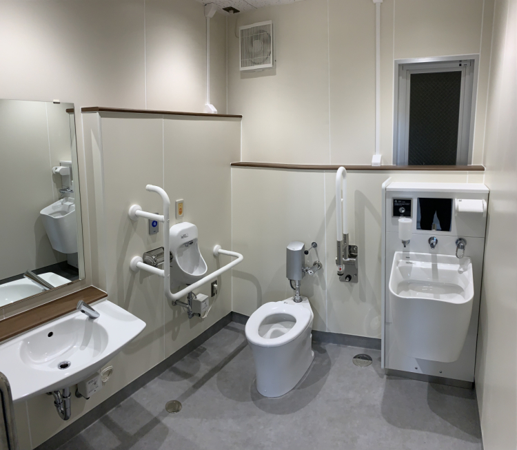 公共物件　学校トイレ改修の情報をアップしました。